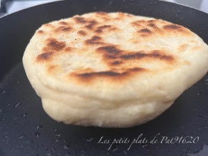 Pain à la poêle façon orientale (moelleux et facile)1