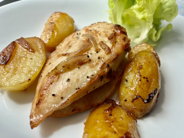 Poulet moelleux et pommes de terre fondantes aux échalotes