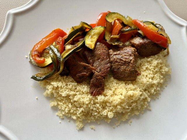 poelée soleil au boeuf mariné et légumes croquants
