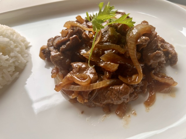 bœuf aux oignons et au miel