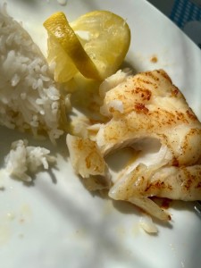Filet de lieu au beurre citronné et riz parfumé délicieux