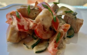 Poulet crémeux aux courgettes et poivrons
